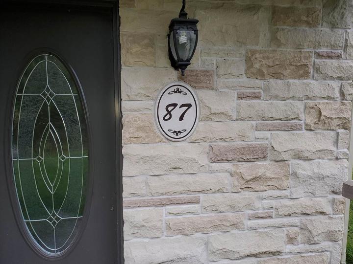 Spécialisés dans la pose de pierres, nous pouvons construire des murs solides, des revêtements et des cheminées